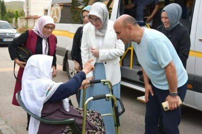 ALTINOVA, PARMAKLA GÖSTERİLEN ÖRNEK İLÇE OLDU 